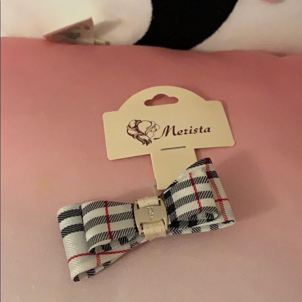 Brand new!! A Beautiful hair clip 👧🏻💕